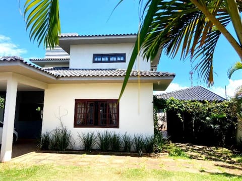 The House Foz -Cataratas e Paraguai House in Foz do Iguaçu