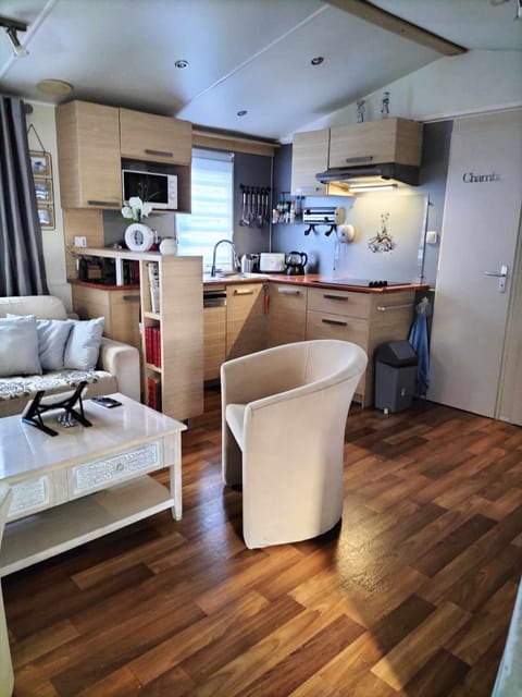 Village l oasis Campground/ 
RV Resort in Roquebrune-sur-Argens