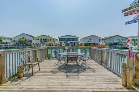 6 Bedroom Beach House - Marsh Views Anchors Away Maison in North Myrtle Beach