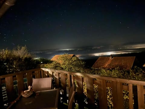 Tévenon Vue Panoramique Alpes-Lac Apartment in Neuchâtel, Switzerland