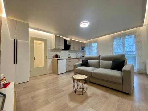 Suite Maximilien Near Disneyland Apartment in Bussy-Saint-Georges