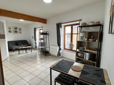 Kitchen or kitchenette, Living room, Photo of the whole room, Dining area