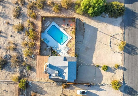 Private Home Pool - Firepit - Casa Delfin House in Twentynine Palms