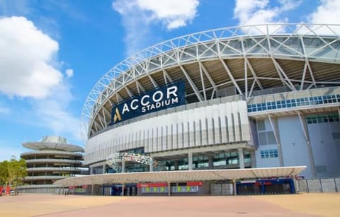 Sydney Olympic Park Walk to Aquatic Centre and Stadium Condominio in Lidcombe