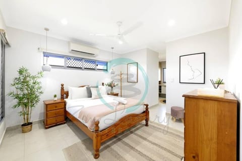 Zenhouse: Prestigous 4-BR Display Home in Muirhead Apartment in Darwin