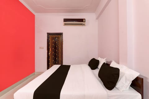 OYO Hotel Rudra Palace Hotel in Lucknow