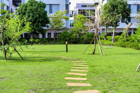 Neighbourhood, Natural landscape