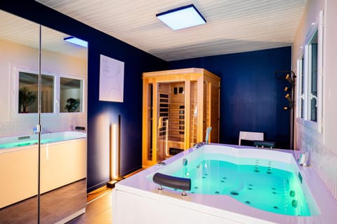 Hot Tub, Sauna, Sauna, wardrobe