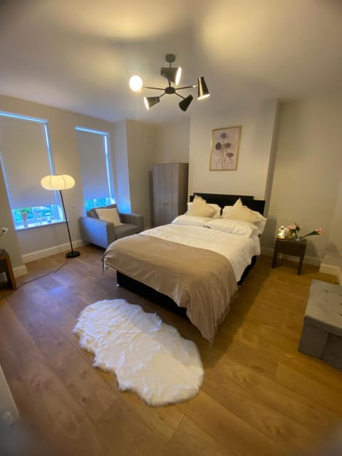 Extra large Room in new house at Citywest Vacation rental in Dublin