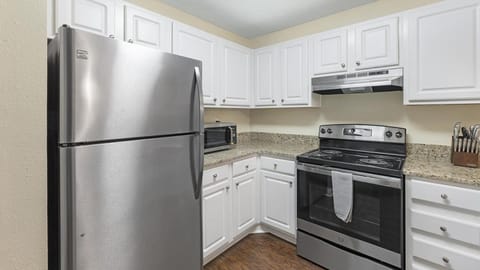 Landing Modern Apartment with Amazing Amenities (ID3244X73) Condo in Germantown