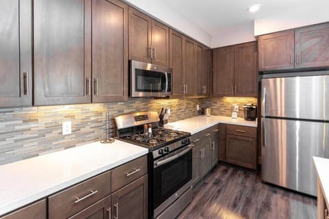 Landing Modern Apartment with Amazing Amenities (ID4135) Condo in Spring Valley