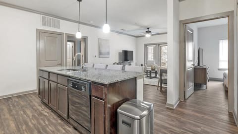 Landing Modern Apartment with Amazing Amenities (ID7570X36) Apartment in Round Rock