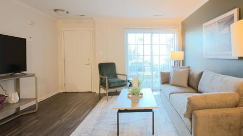 Landing Modern Apartment with Amazing Amenities (ID7894X33) Appartement in Rochester