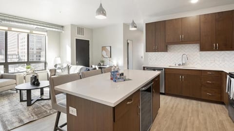 Landing Modern Apartment with Amazing Amenities (ID1231X251) Condo in Maplewood