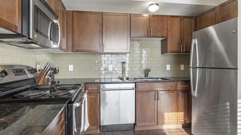 Landing - Modern Apartment with Amazing Amenities (ID8814) Condo in Boulder