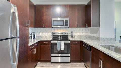 Landing - Modern Apartment with Amazing Amenities (ID7472X70) Apartment in Town N Country