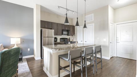 Landing - Modern Apartment with Amazing Amenities (ID3874) Appartamento in Addison