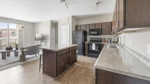 Landing - Modern Apartment with Amazing Amenities (ID3506X55) Condo in Lafayette