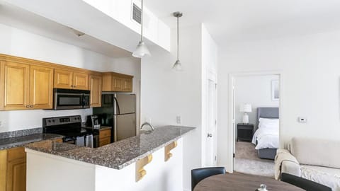 Landing - Modern Apartment with Amazing Amenities (ID9257X92) Condo in Church Hill