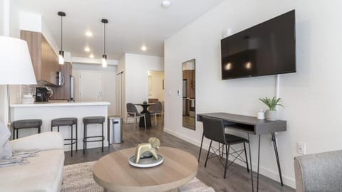 Landing - Modern Apartment with Amazing Amenities (ID8324X58) Wohnung in Woodinville
