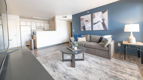 Landing - Modern Apartment with Amazing Amenities (ID7250X84) Condominio in Rio Rancho