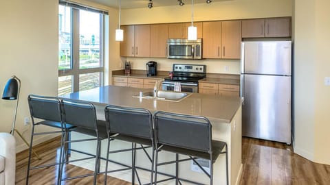 Landing - Modern Apartment with Amazing Amenities (ID8687X92) Condominio in Tacoma