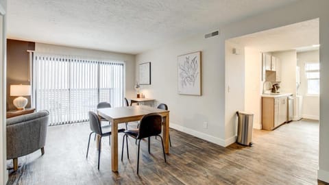 Landing - Modern Apartment with Amazing Amenities (ID7943X90) Apartment in Murray