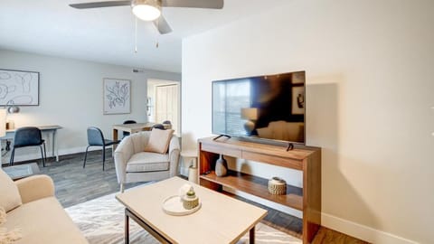 Landing - Modern Apartment with Amazing Amenities (ID7943X90) Apartment in Murray