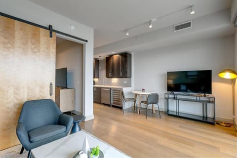 Landing - Modern Apartment with Amazing Amenities (ID4772X11) Apartment in Dallas