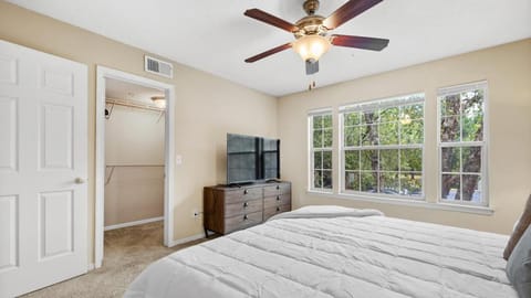 Landing - Modern Apartment with Amazing Amenities (ID3914X82) Condo in Germantown
