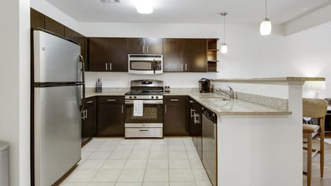 Landing - Modern Apartment with Amazing Amenities (ID2723) Condo in Arlington