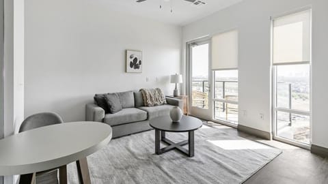 Landing - Modern Apartment with Amazing Amenities (ID1381X632) Condo in The Colony