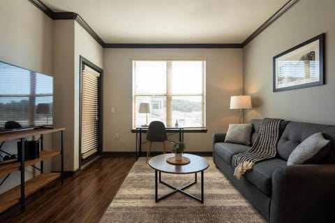 Landing - Modern Apartment with Amazing Amenities (ID1618X47) Appartement in Lake Austin
