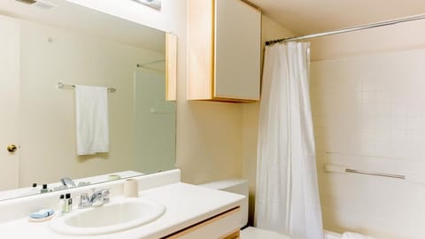 Landing - Modern Apartment with Amazing Amenities (ID9354X35) Wohnung in Rio Rancho