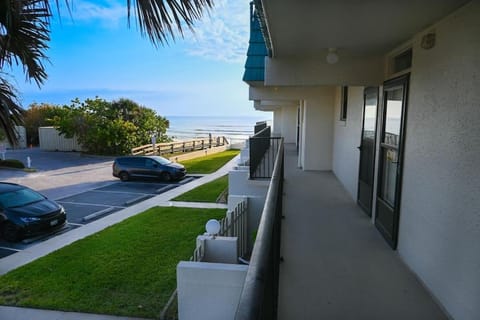 Beachfront Stunning View at NSB close to Flagler Apartment in New Smyrna Beach