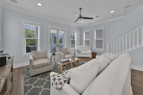 Anna's Beach House Walk-Out To 30A in Seacrest- Pet-Friendly Maison in Rosemary Beach