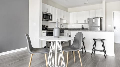 Landing - Modern Apartment with Amazing Amenities (ID2966X03) Condo in North Charleston
