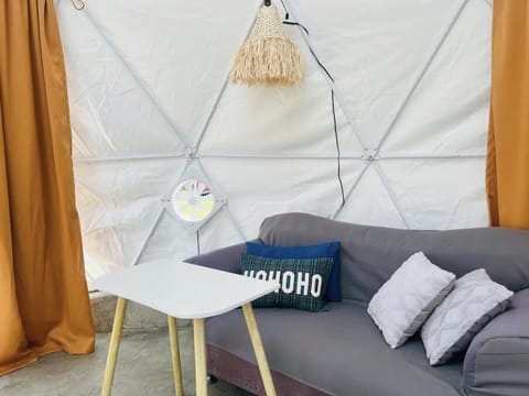Dome tent in Elyu will Pool Access for 10 pax Tente de luxe in La Union
