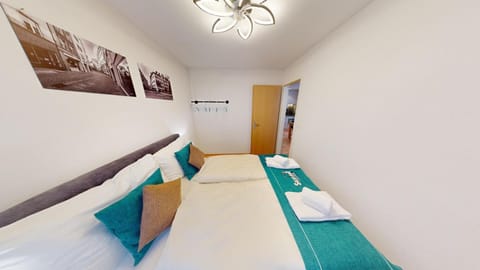2 Zimmerwohnung - Zentral - 65“ TV - Arbeitsplatz Appartement in Chur
