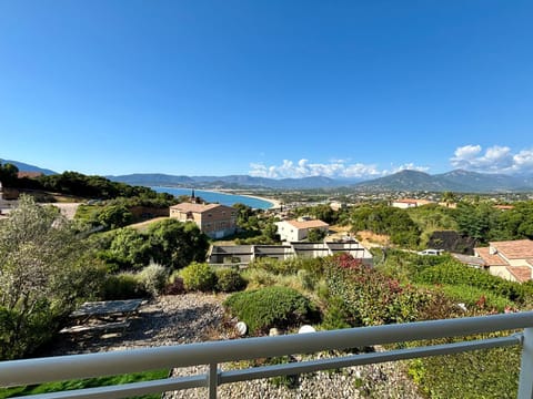 T3 avec vue mer - Proche plage - Parking & AC Apartment in Ajaccio