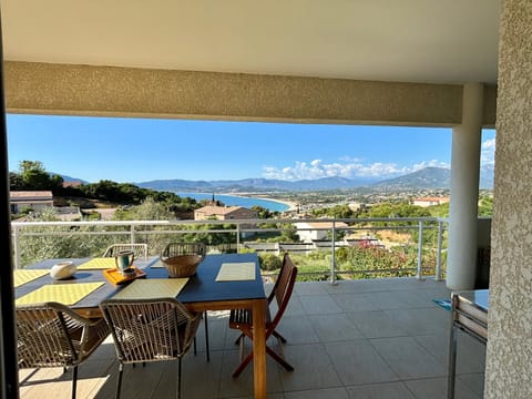 T3 avec vue mer - Proche plage - Parking & AC Apartment in Ajaccio