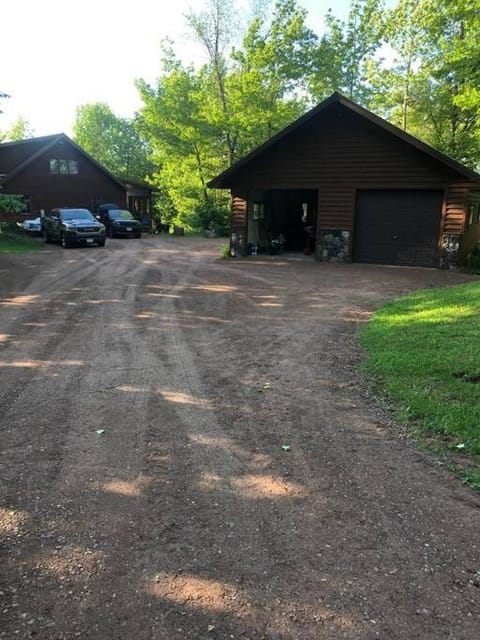 Deerwood Cabin on Lake Gogebic - near to ATV/Snowmobile trails House in Lake Gogebic