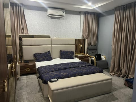 Bed, Bedroom, air conditioner