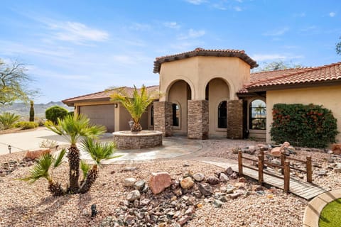 Astral Chateau: Dreamy views of mountains & stars! Villa in Fountain Hills