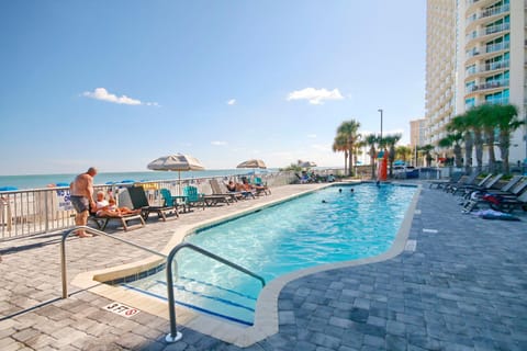 Pool view, Sea view, Swimming pool, sunbed