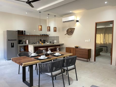 Dining area, minibar