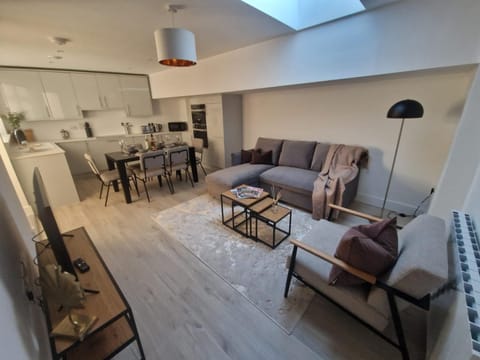Modern 3 Bedroom Apartment - Wokingham Condominio in Wokingham
