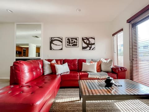 *WEHO/Beverly Hills* Luxury 2BD/2.5BA + Balconies Apartamento in Culver City