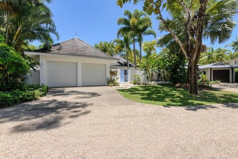 Syreon - 3 Bedroom House Close to the Beach House in Port Douglas