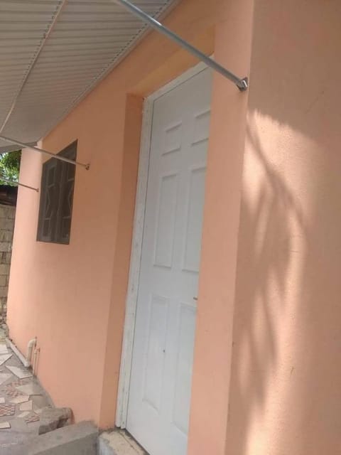 Fay guess house Vacation rental in Saint Catherine Parish